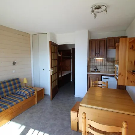 Studio Cabine 3 Pers. Aux Pieds Des Pistes Avec Balcon A Auris En Oisans - Fr-1-297-35 Apartment